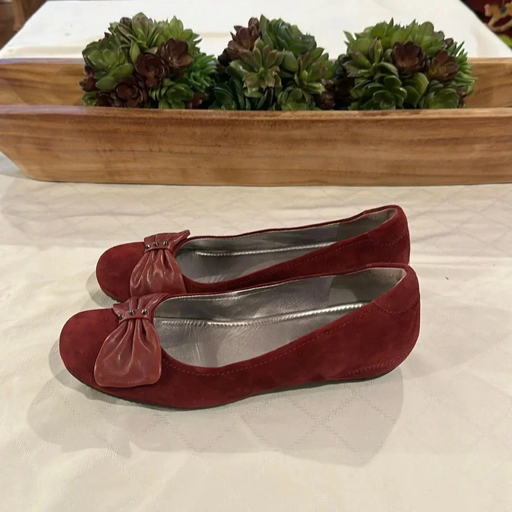 Ecco Bullion Bow hidden wedge red suede flats size‎ EU 40